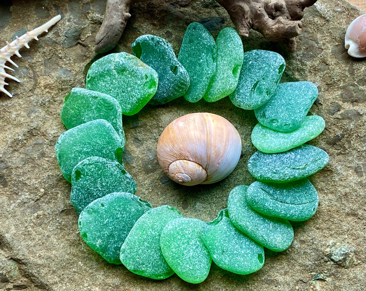 Large Green Sea Glass Set of 12 – Genuine Beach Glass 3–5 cm – Jewelry & Coastal Craft Supplies (B050)