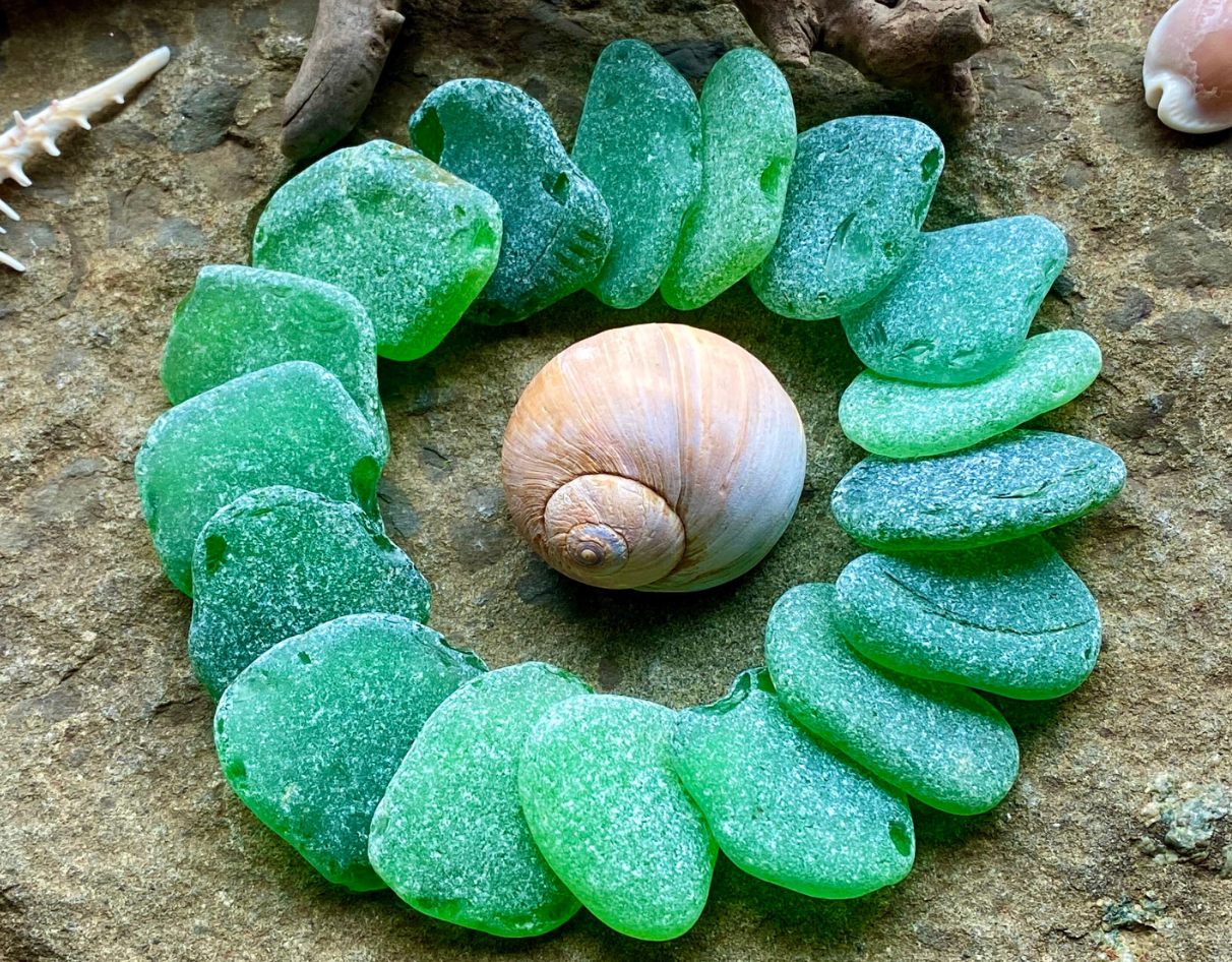 Large Green Sea Glass Set of 12 – Genuine Beach Glass 3–5 cm – Jewelry & Coastal Craft Supplies (B050)