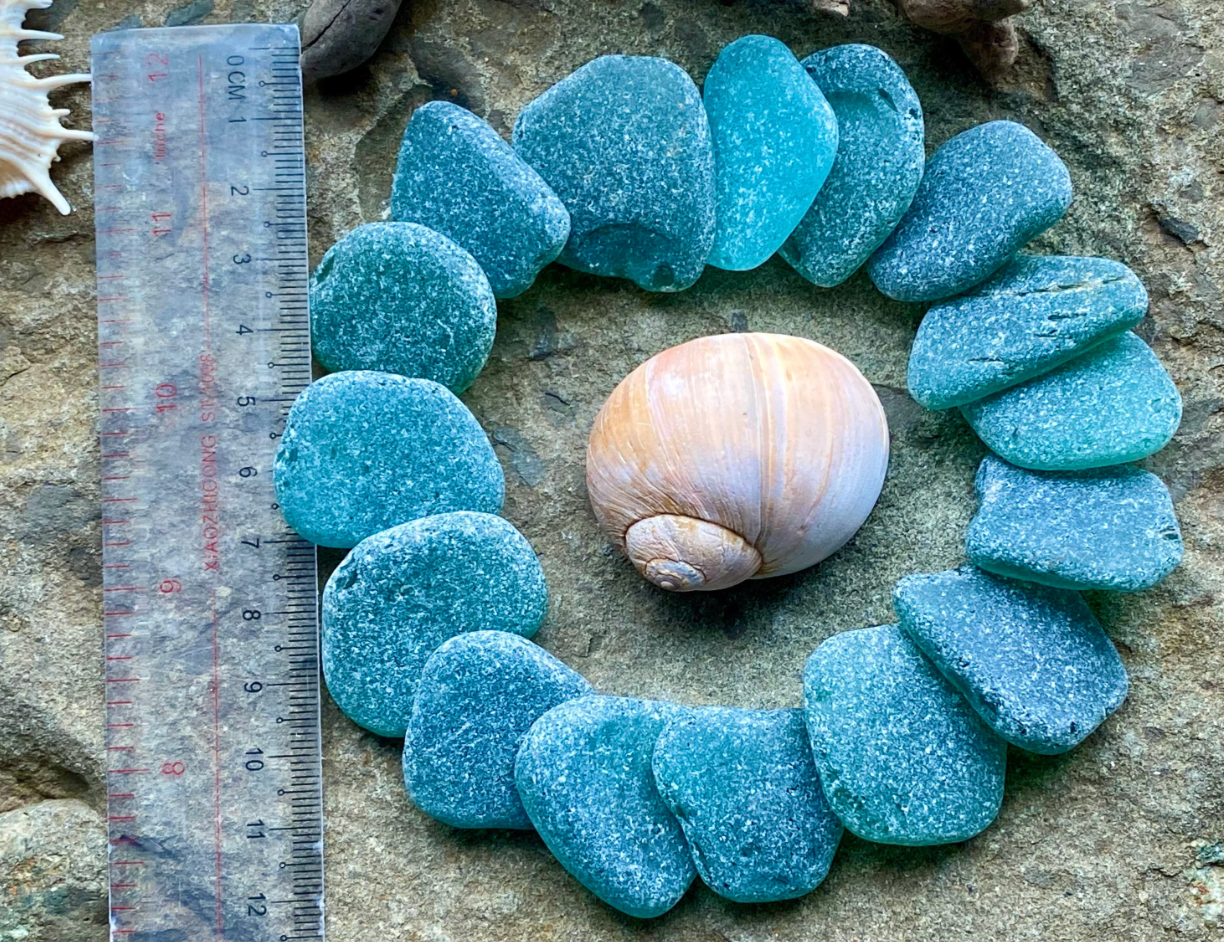 Dark Aqua Sea Glass Set of 12 – Genuine Beach Glass Mixed Sizes 1–3 cm – Jewelry & Craft Supply (B060)