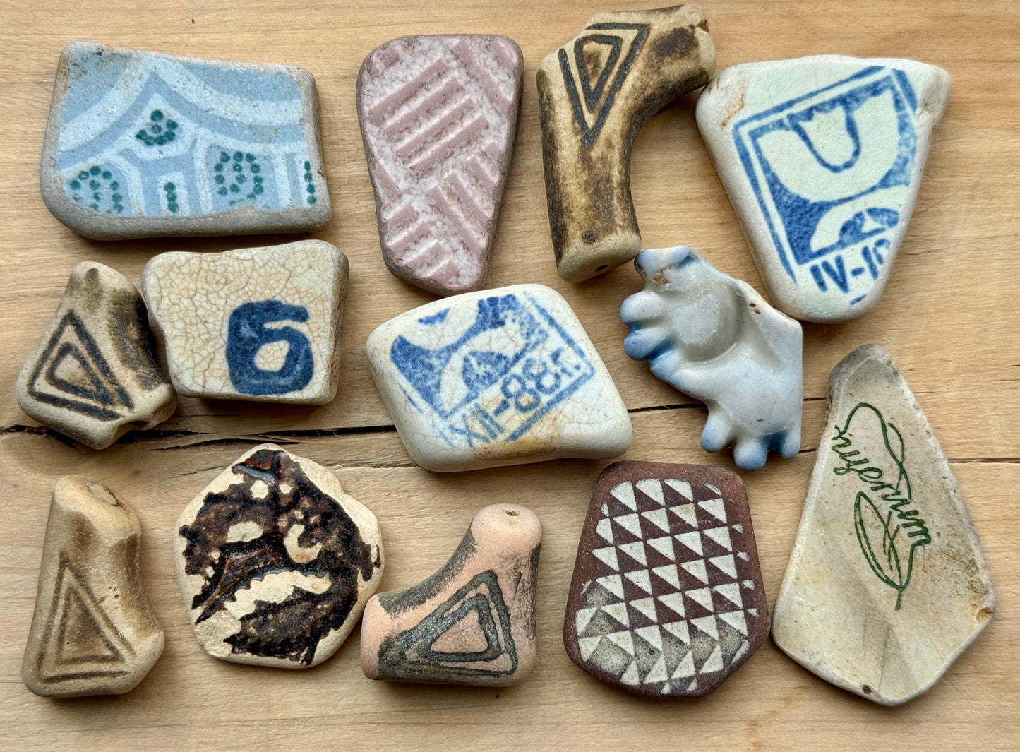 13 pcs Sea Pottery Shards Mix – Japanese Sea Ceramics #057 – Beach Pottery for Crafts, Jewelry Making, Mosaic Supplies, Authentic Beach Finds