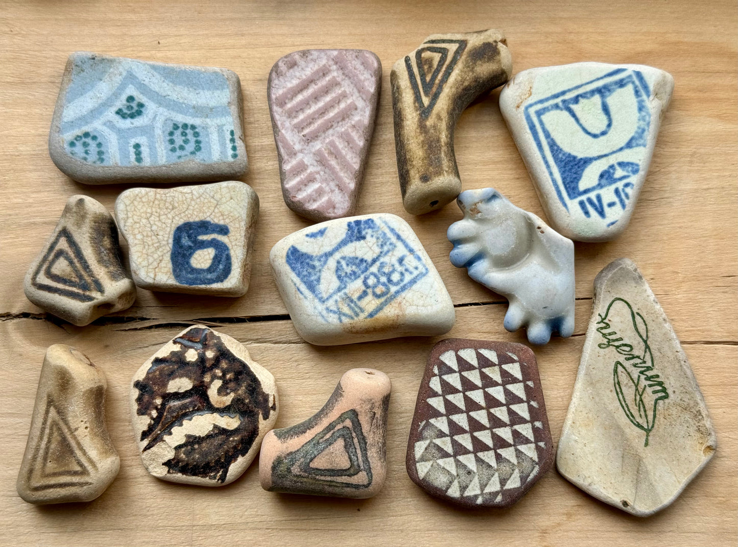 13 pcs Sea Pottery Shards Mix – Japanese Sea Ceramics #057 – Beach Pottery for Crafts, Jewelry Making, Mosaic Supplies, Authentic Beach Finds