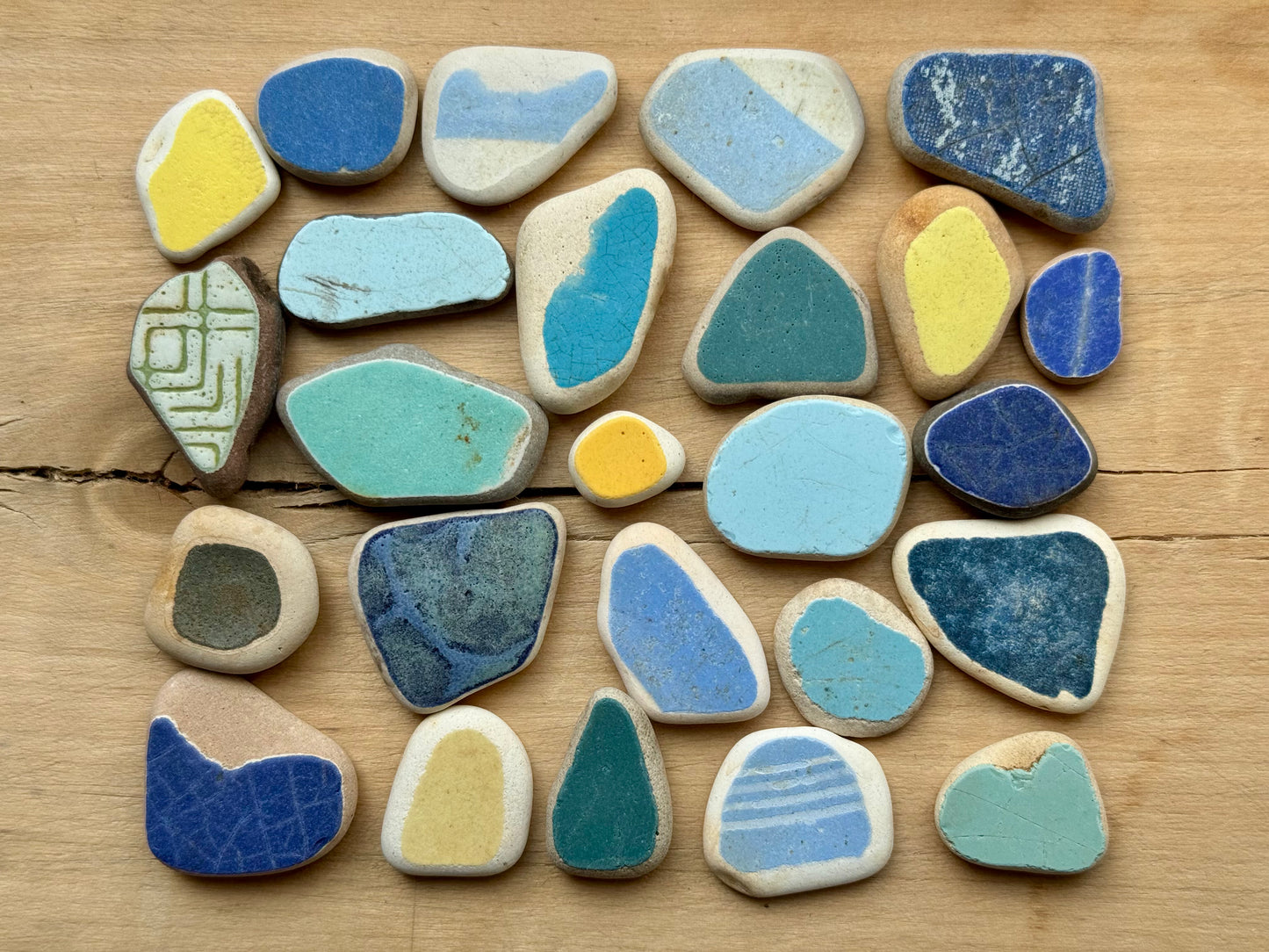 Japanese Sea Pottery & Sea Glass Mix #061 – 25 pcs 80g Authentic Beach Pottery for Jewelry, Mosaic & Crafts