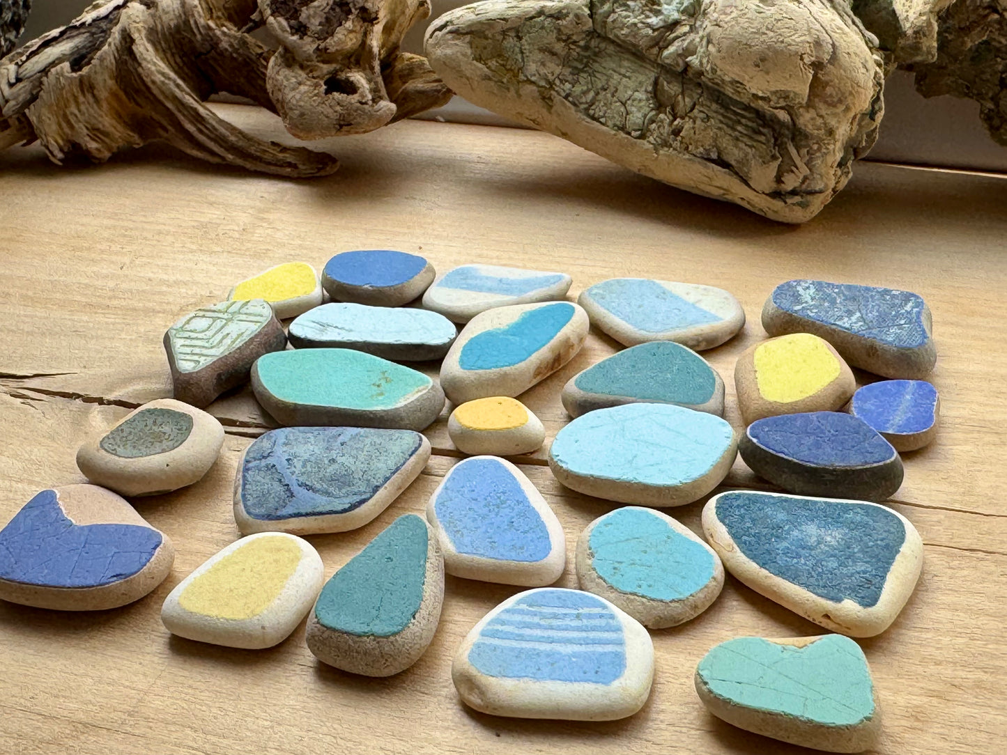 Japanese Sea Pottery & Sea Glass Mix #061 – 25 pcs 80g Authentic Beach Pottery for Jewelry, Mosaic & Crafts