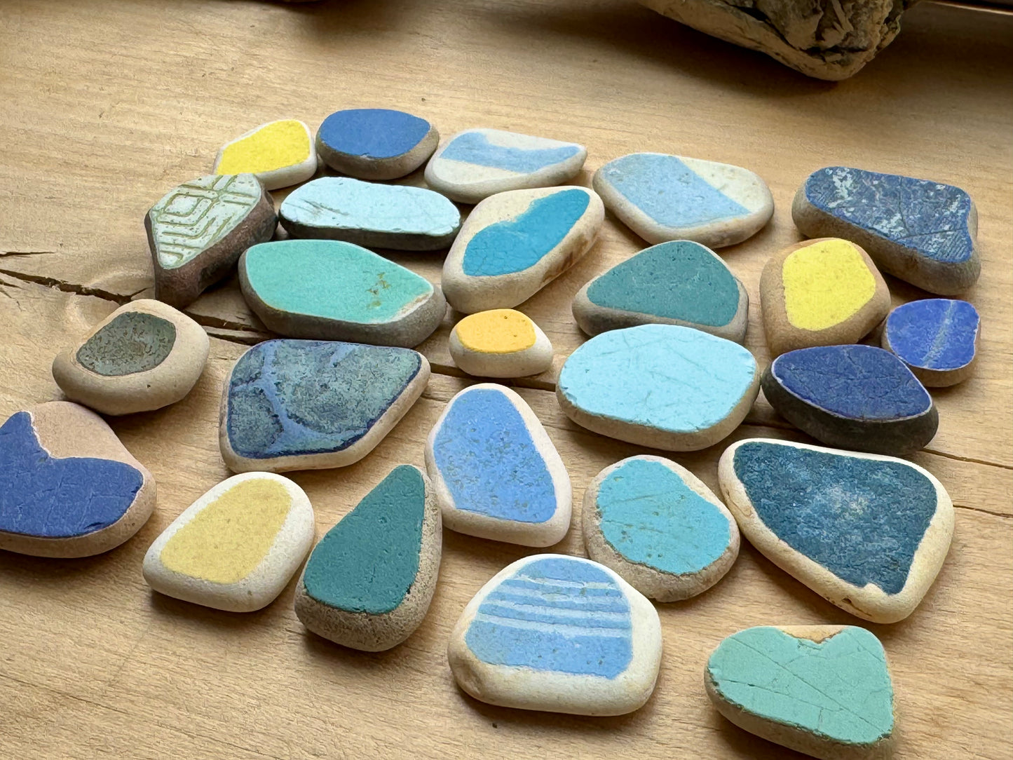 Japanese Sea Pottery & Sea Glass Mix #061 – 25 pcs 80g Authentic Beach Pottery for Jewelry, Mosaic & Crafts