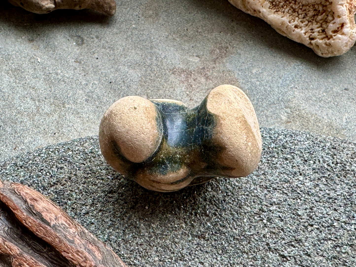 Sea Pottery Bird Figurine – Beach Found Ocean Tumbled Ceramic, Wabi-Sabi Decor, Craft Supply, Sea of Japan A2001